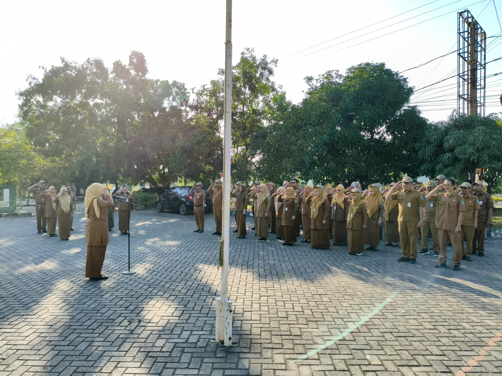 APEL PAGI SEBAGAI SARANA MEMBANGUN KOMITMEN DAN DISIPLIN PEGAWAI